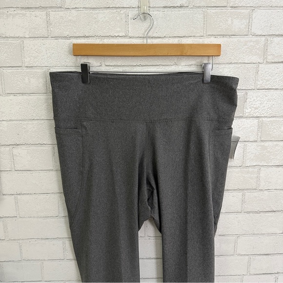 OLD NAVY Gray High-Rise 7/8 Ankle Powersoft Leggings - Picture 2 of 8